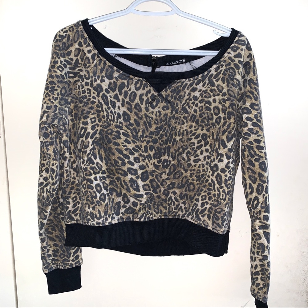 Leopard print long sleeve sweater.